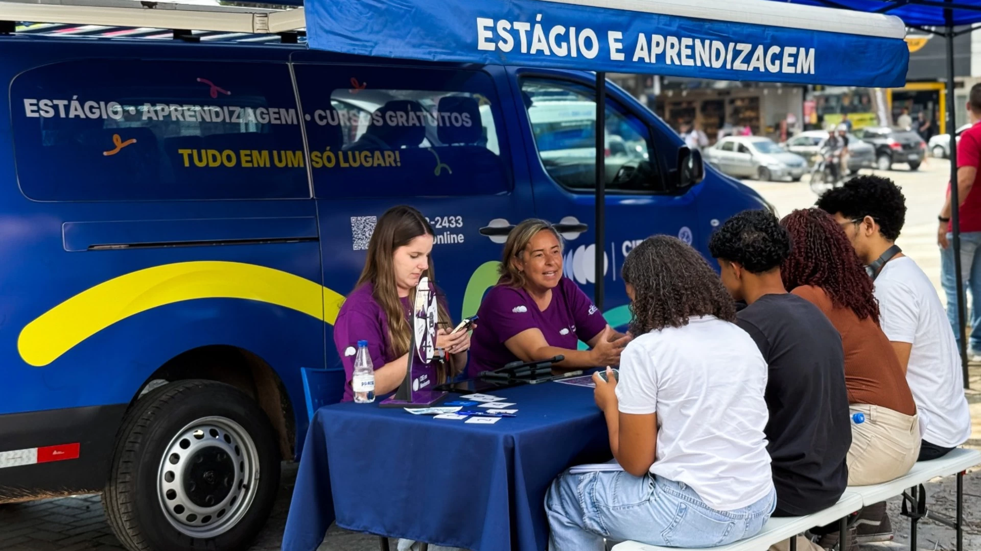 Ação da CIEE com vagas de estágio